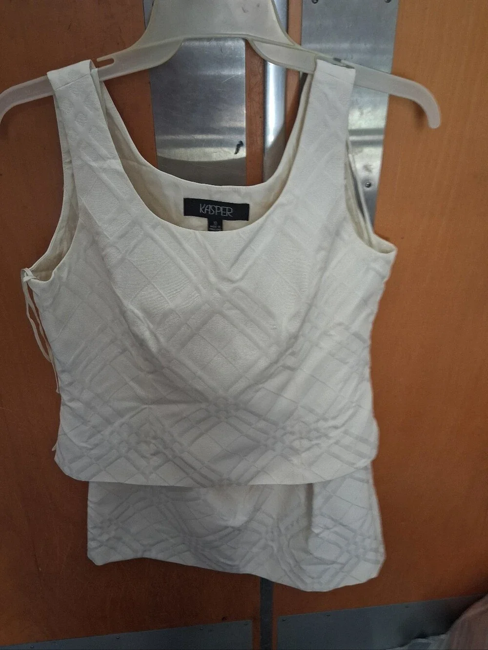 Kasper Cream Quilted 3 Pc Blazer, Sleeveless Shell With Pencil Skirt Size 10